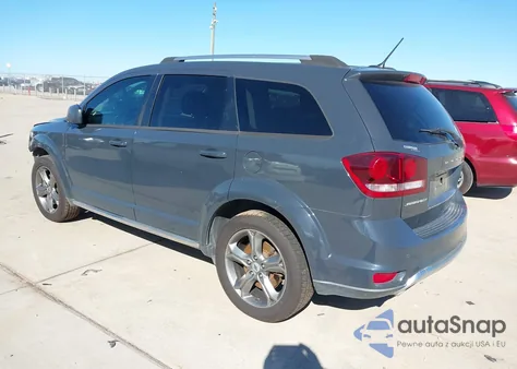 2018 Dodge Journey Crossroad z USA, uszkodzony, nr VIN 3C4PDCGG7JT158380